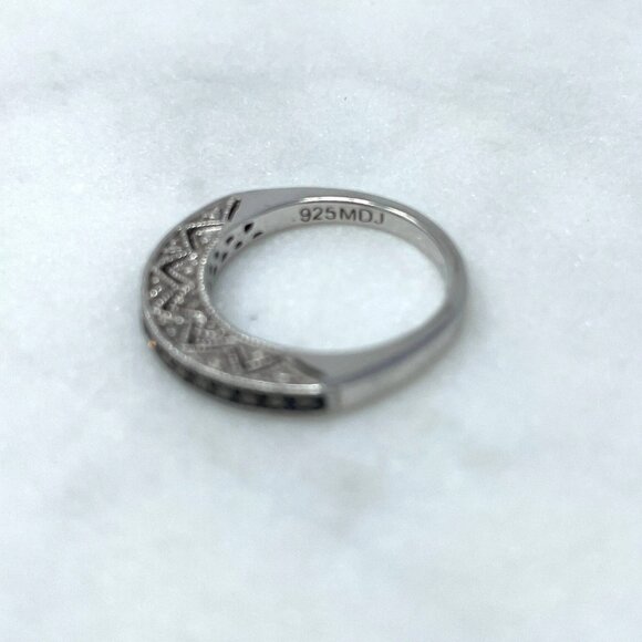 MDJ Clear Light Yellow Diamond 0.16 CTW Sterling Silver 925 Ring, Size 5 - Picture 3 of 10